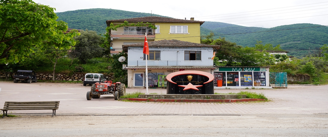 Köyümüzün Meydanı